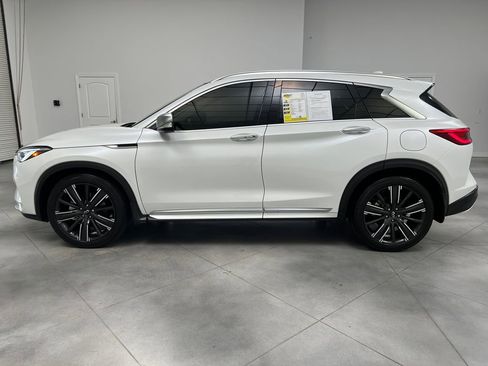 Used 2023 INFINITI QX50 Sensory w/ Accent Package FWD image 4