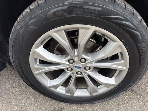 Certified 2023 Ford Explorer XLT w/ Equipment Group 202A AWD/4WD image 11