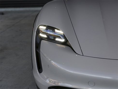 Certified 2024 Porsche Taycan 4S image 11