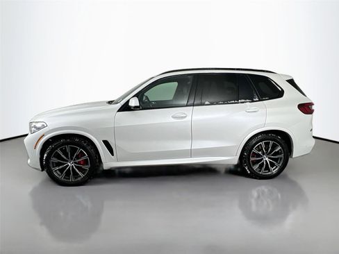 Used 2022 BMW X5 xDrive40i w/ M Sport Package image 3