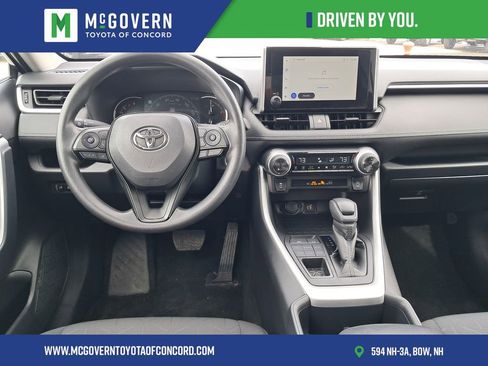 Used 2025 Toyota RAV4 XLE image 13