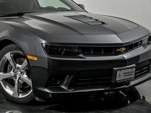 Used 2015 Chevrolet Camaro SS w/ RS Package RWD image 2