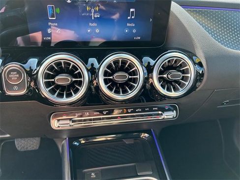 Used 2024 Mercedes-Benz GLA 250 4MATIC image 19