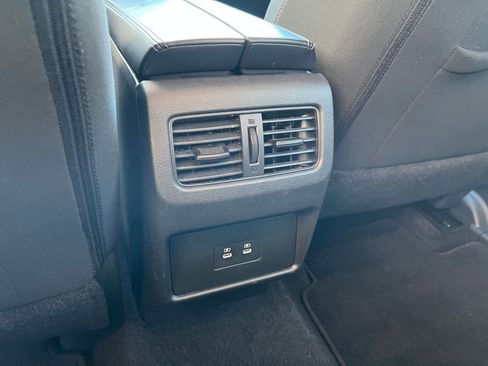 Used 2025 Nissan Rogue SV image 24