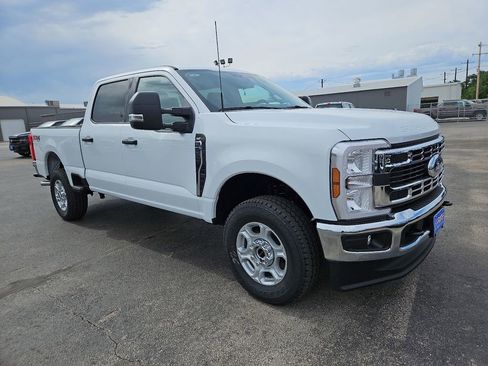 New 2026 Ford F250 XLT w/ FX4 Off-Road Package AWD/4WD image 1