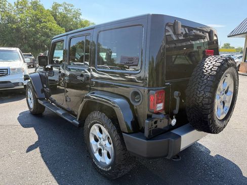 Used 2015 Jeep Wrangler Unlimited Sahara w/ Connectivity Group AWD/4WD image 7