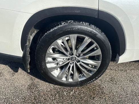 Used 2021 Toyota Highlander Platinum image 51
