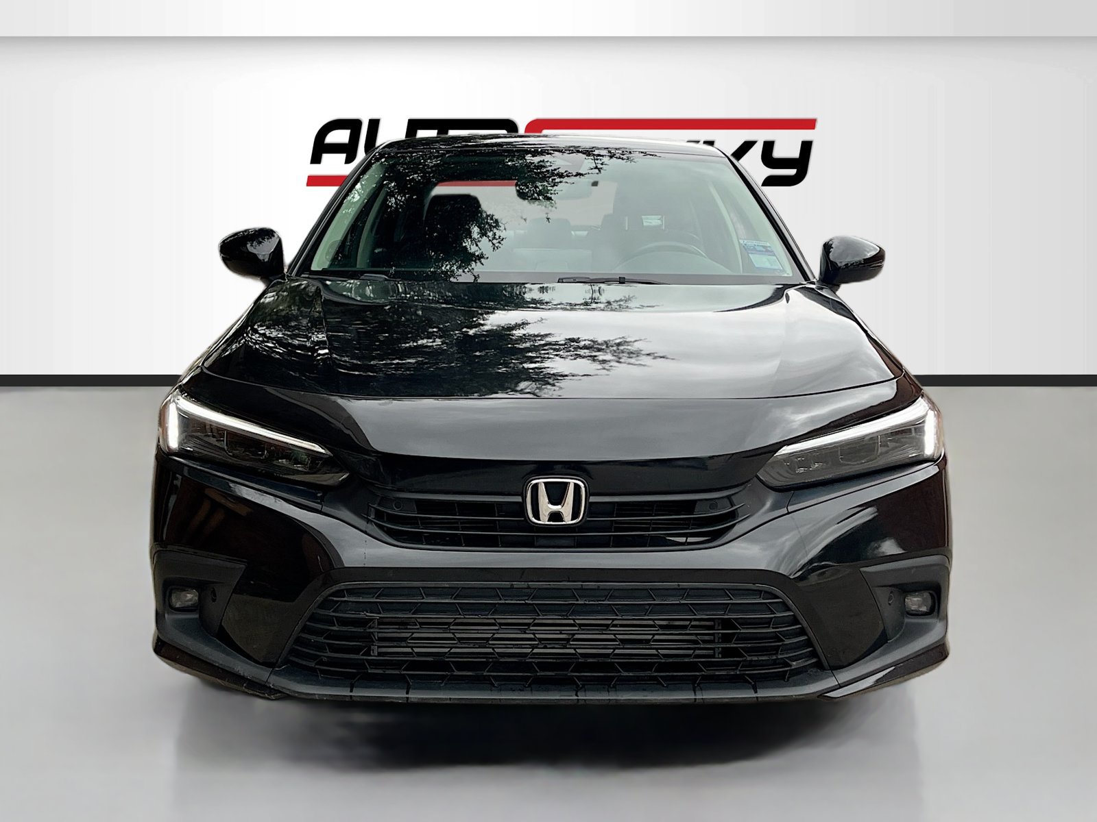 Used 2024 Honda Civic Touring image 2