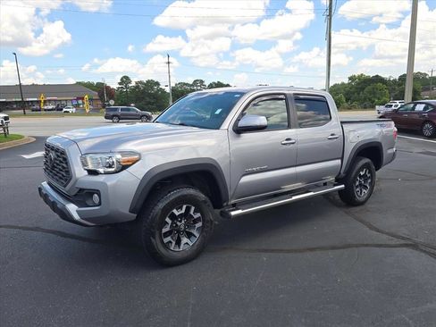 Used 2021 Toyota Tacoma TRD Off-Road AWD/4WD image 7