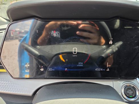 Used 2025 Chevrolet Trax LT FWD image 23