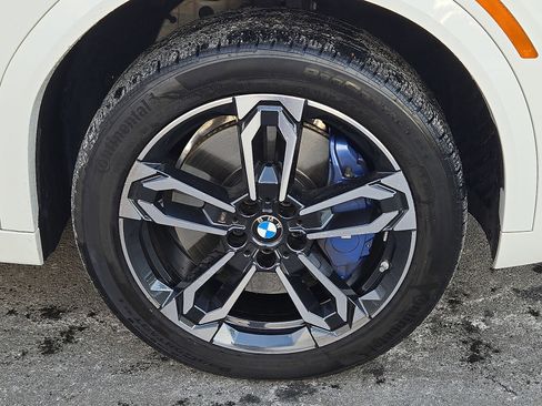 Certified 2025 BMW X2 xDrive28i w/ Premium Package image 8