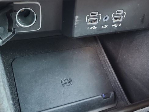 Used 2024 Jeep Wagoneer L Series III w/ Flexible Seating Group image 25