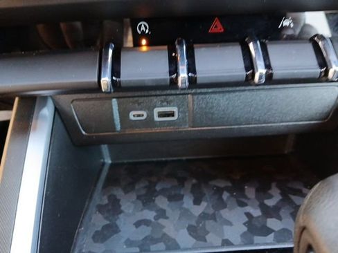 Used 2024 Chevrolet Colorado Trail Boss image 39