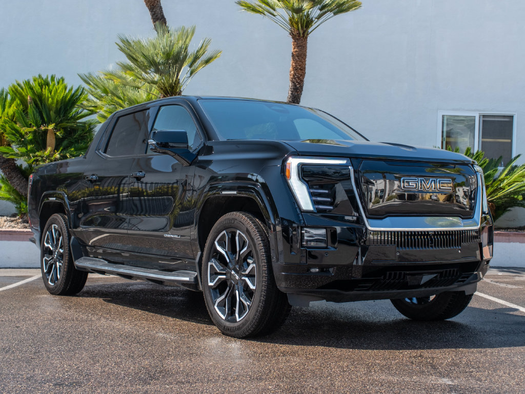 Used 2025 GMC Sierra EV Denali AWD/4WD image 10