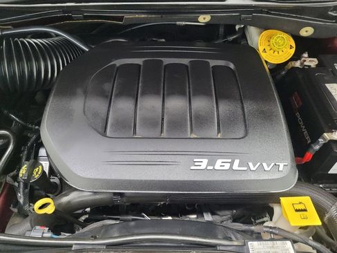 Used 2018 Dodge Grand Caravan SXT image 30