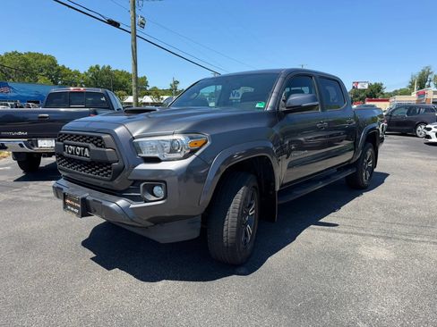 Used 2016 Toyota Tacoma TRD Sport w/ Premium & Technology Package AWD/4WD image 7