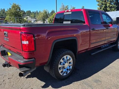 Used 2018 GMC Sierra 2500 Denali image 4