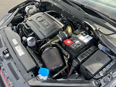 Used 2019 Volkswagen GTI SE image 30