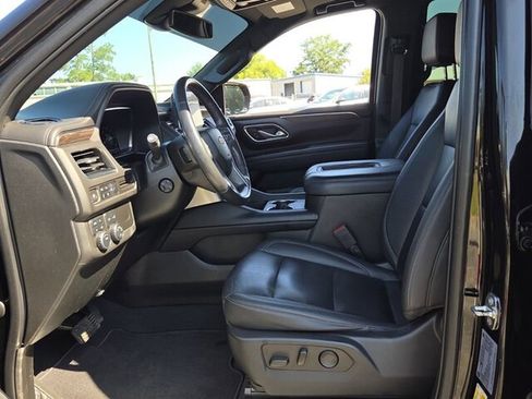 Used 2023 Chevrolet Tahoe LT w/ Luxury Package AWD/4WD image 6
