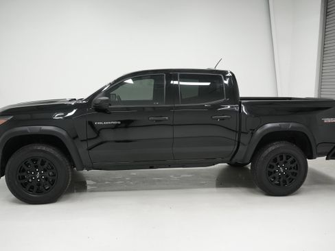 Used 2024 Chevrolet Colorado Trail Boss w/ Advanced Trailering Package AWD/4WD image 6