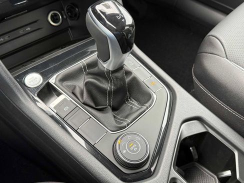 New 2026 Volkswagen Taos SEL image 18