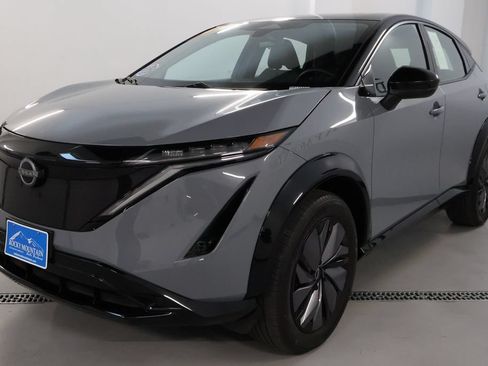 Used 2024 Nissan Ariya AWD image 3