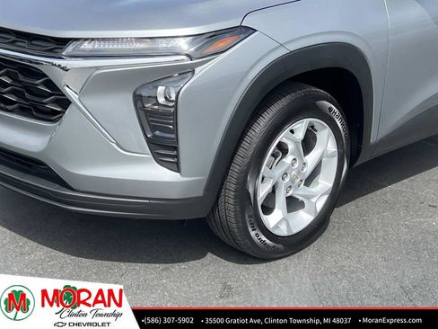 Certified 2026 Chevrolet Trax LS w/ LS Convenience Package FWD image 9