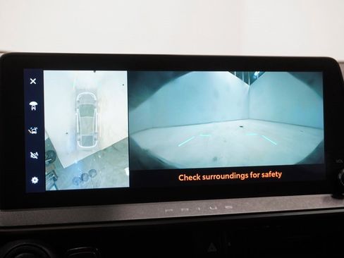 Used 2023 Toyota Prius Prime Premium image 24