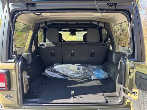 Used 2025 Jeep Wrangler Unlimited Sport image 15