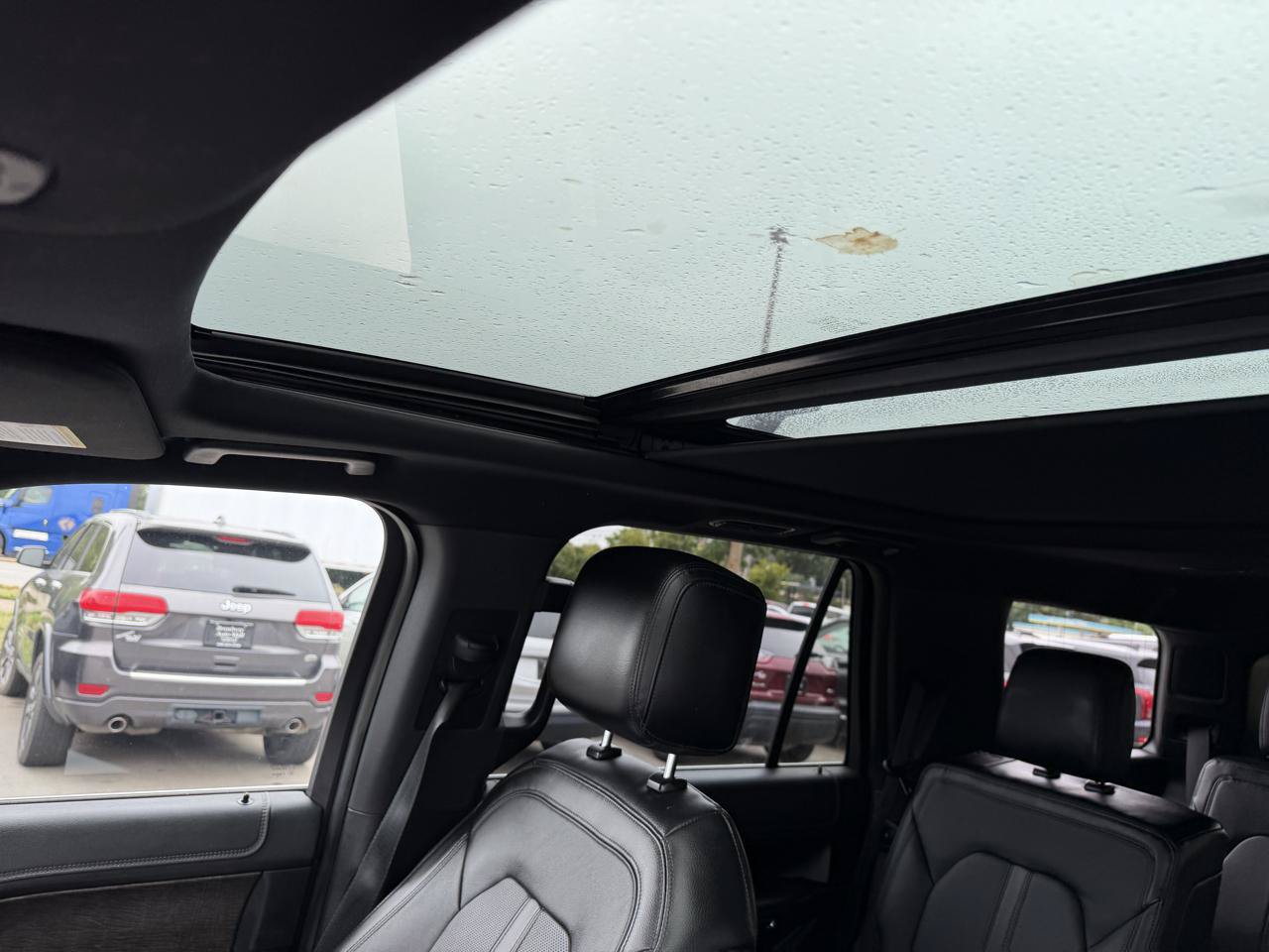 Used 2018 Ford Expedition Limited w/ Equipment Group 301A AWD/4WD image 21
