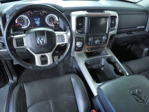 Used 2017 RAM 1500 Laramie w/ Convenience Group AWD/4WD image 4