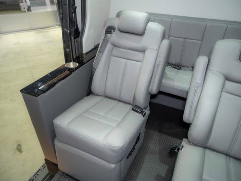 Used 2021 Mercedes-Benz Sprinter 2500 image 13