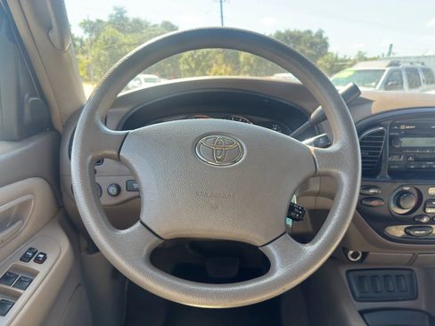 Used 2007 Toyota Sequoia SR5 image 18