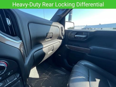 Used 2019 Chevrolet Silverado 1500 High Country w/ Z71 Off-Road Package AWD/4WD image 23