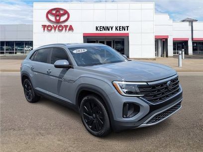 Used 2024 Volkswagen Atlas Cross Sport SE w/ Black Wheel Package