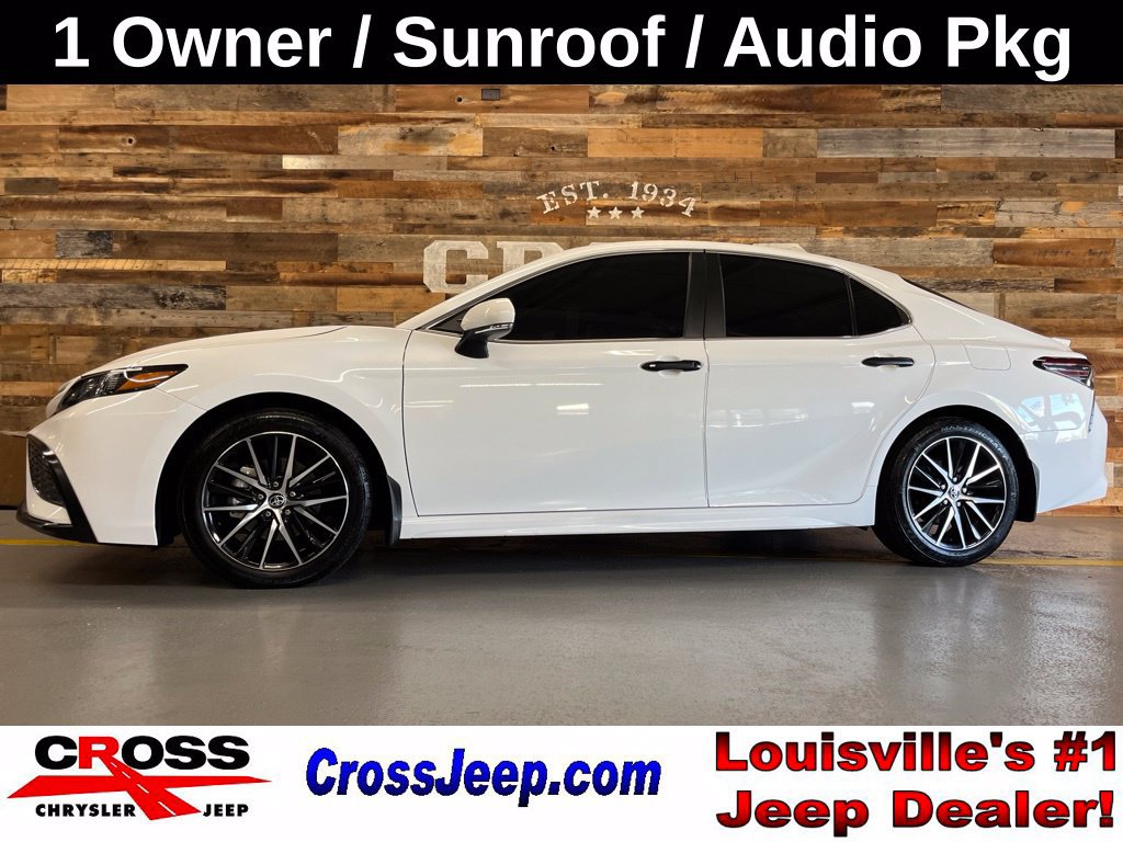 Used 2023 Toyota Camry SE w/ Audio Upgrade Package FWD image 1