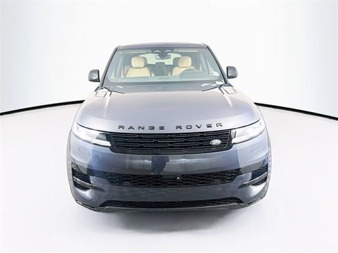 Used 2024 Land Rover Range Rover Sport SE image 2