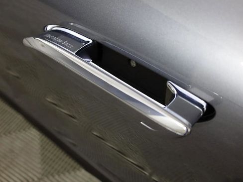 Used 2022 Mercedes-Benz SL 63 AMG 4MATIC w/ AMG Aerodynamic Package image 17