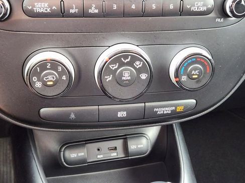 Used 2015 Kia Soul image 18