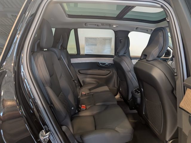 Used 2026 Volvo XC90 B6 Plus w/ Protection Package Premier AWD/4WD image 28