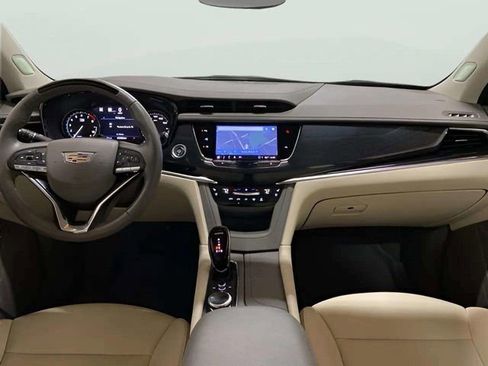 Used 2023 Cadillac XT6 Premium Luxury w/ Technology Package AWD/4WD image 13