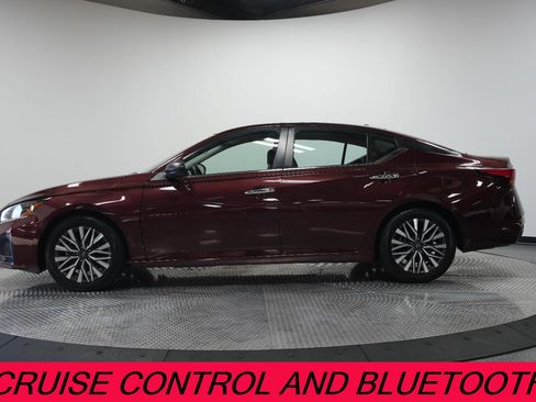 Used 2024 Nissan Altima 2.5 SV image 5