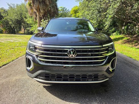 Used 2026 Volkswagen Atlas SE FWD image 2