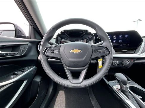 New 2026 Chevrolet Trax LS w/ LS Convenience Package FWD image 17