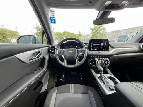 Used 2025 Chevrolet Blazer LT image 36