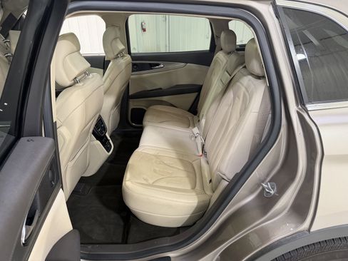 Used 2019 Lincoln Nautilus Reserve w/ Class II Trailer Tow Package image 12