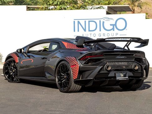 Used 2022 Lamborghini Huracan STO image 9