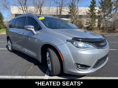 Used 2018 Chrysler Pacifica Limited