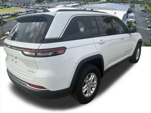 Certified 2025 Jeep Grand Cherokee Laredo image 5