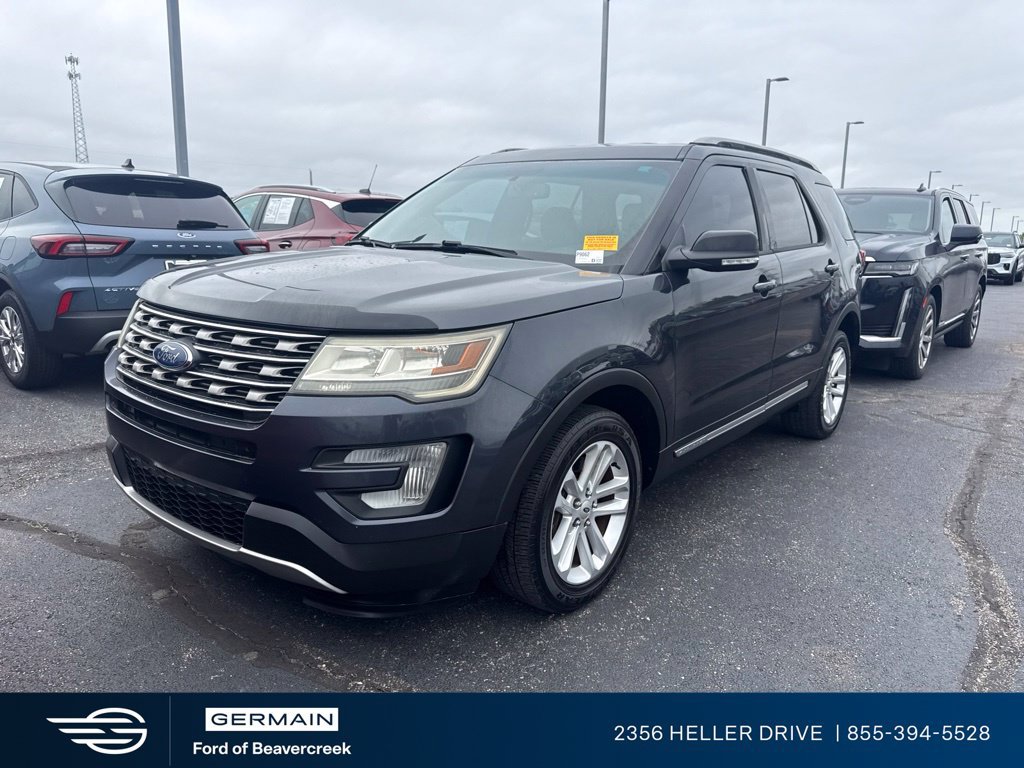 Used 2017 Ford Explorer XLT w/ Equipment Group 201A FWD image 2